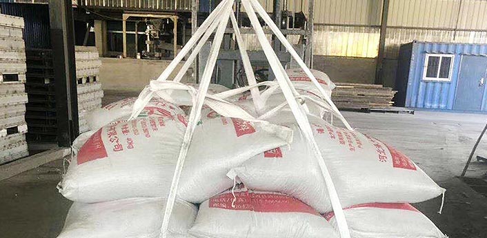 耐高(gao)溫噸袋主要(yào)用于包裝羊(yang)毛、布匹貨物(wu)的包裝材料(liao)